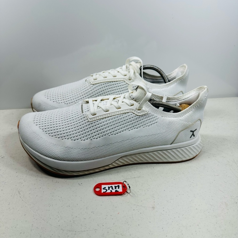 Flux Adapt Runner Mist Womens Size 12.5Mens Size 11 Running Athletic Knit Shoes